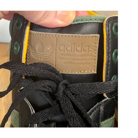 Athletic_Shoes